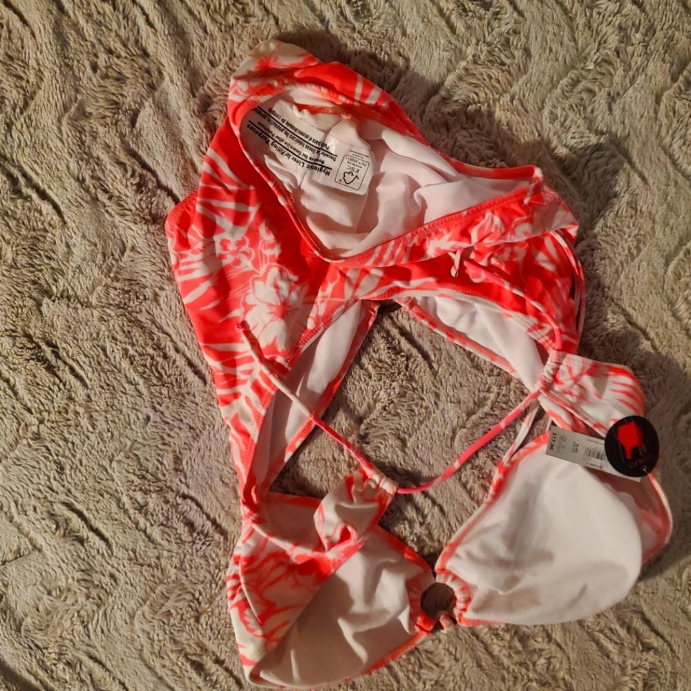 Bathing Suit - Picture 5 of 5